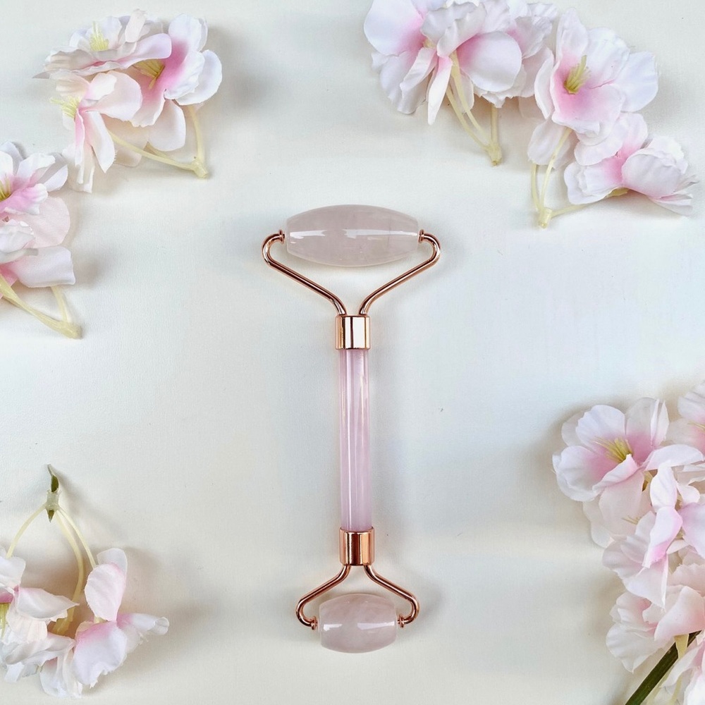 rose quartz facial massage roller